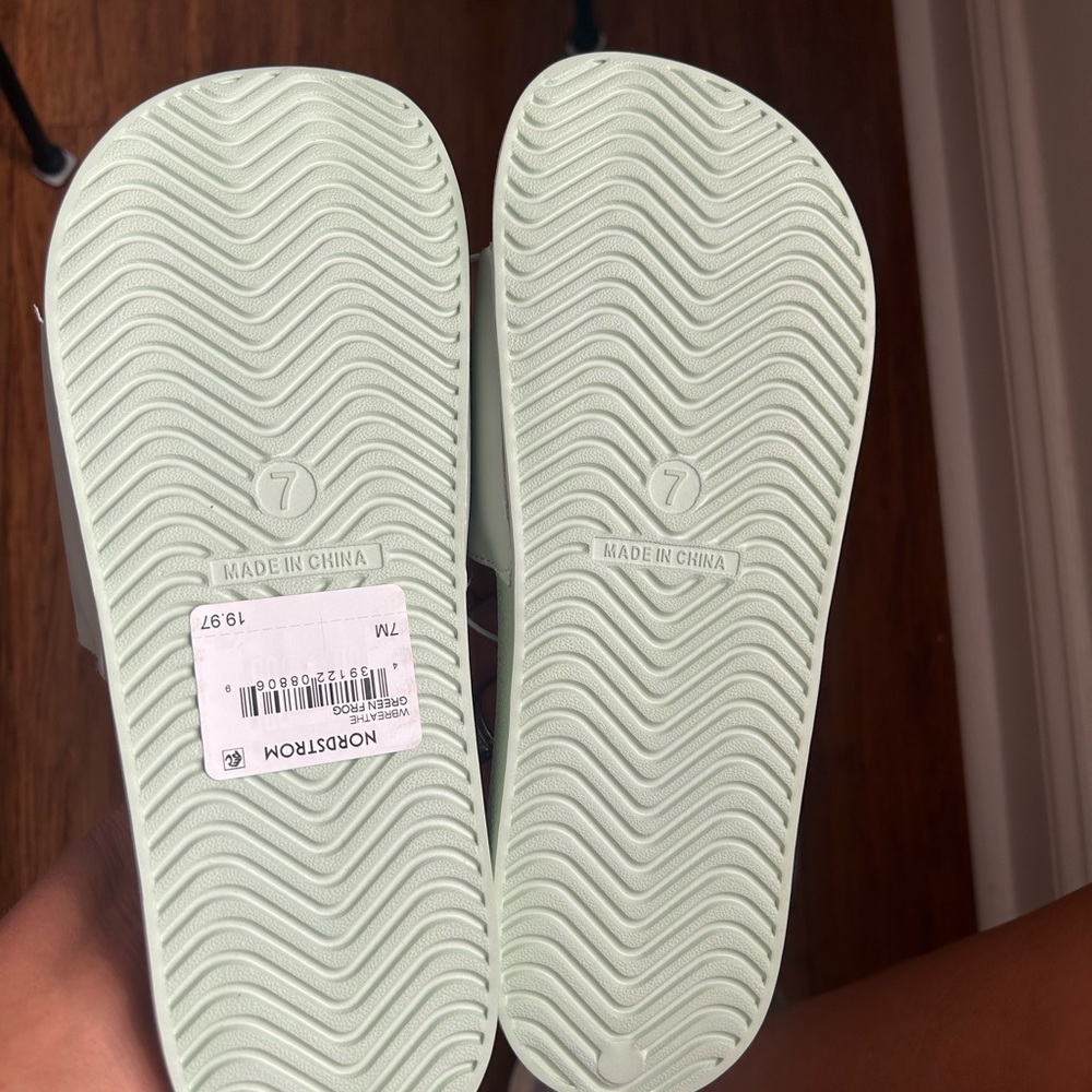 Women’s Zella slides size 7 NWT - Picture 2 of 4